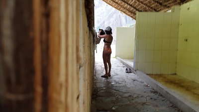 câmera espiã em um colega universitário espanhol