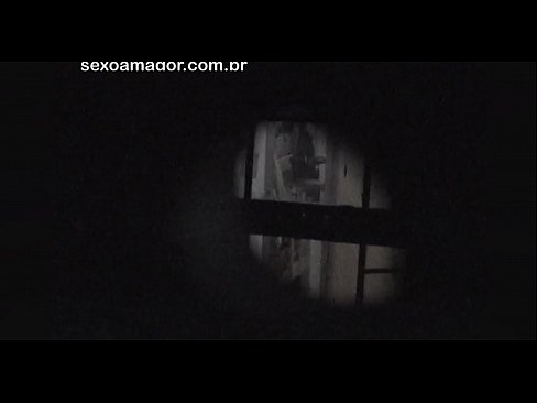 ❤️ Lourinho é secretamente filmado por um voyeur de bairro escondido atrás de tijolos ocos ❤ Sexo vídeo em pt-br.epicpornvideos-com.ru ☑